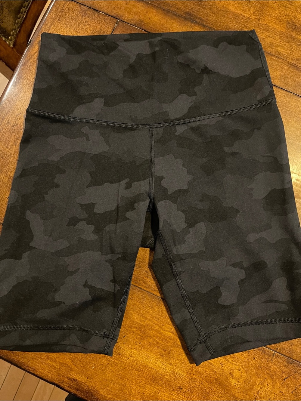 NWOT lululemon athletica Women's High-Rise Black Camo Bike Shorts